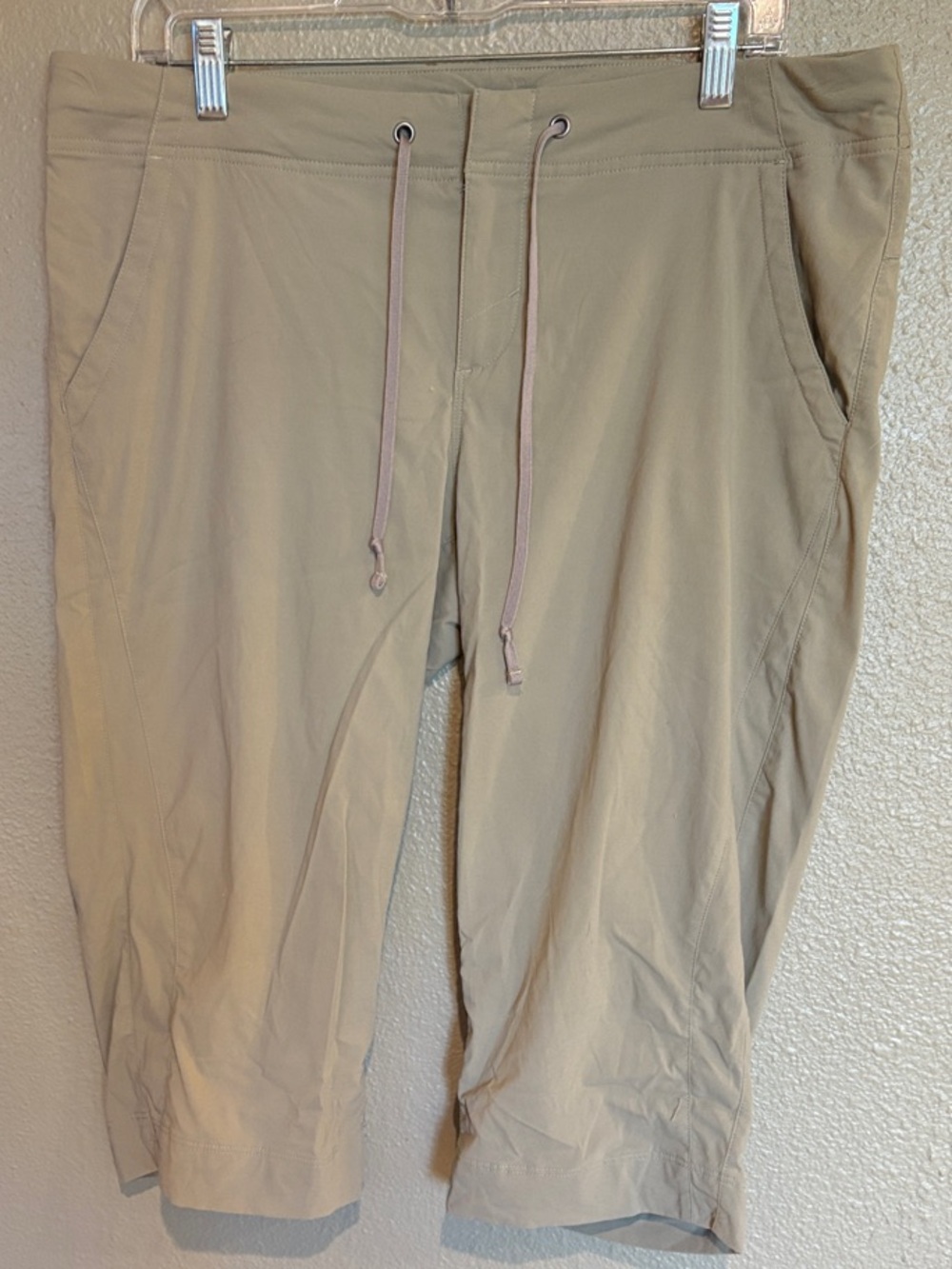 Columbia Women's Khaki Drawstring Track Capri Pants